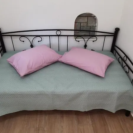 Η Αρμενόπετρα Appartement Yerolimin Buitenkant foto